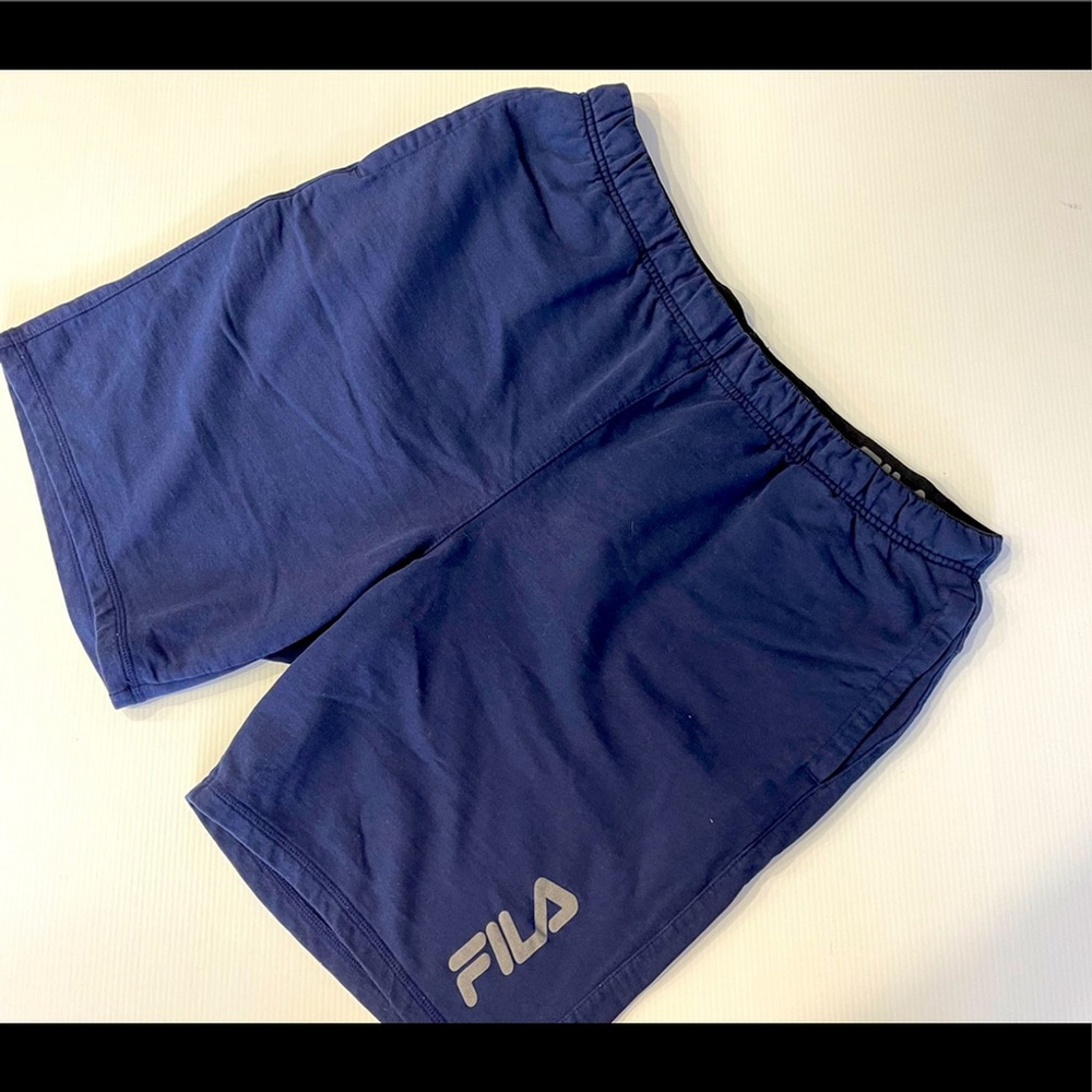 P25- Fila Men’s short in Navy Size L
